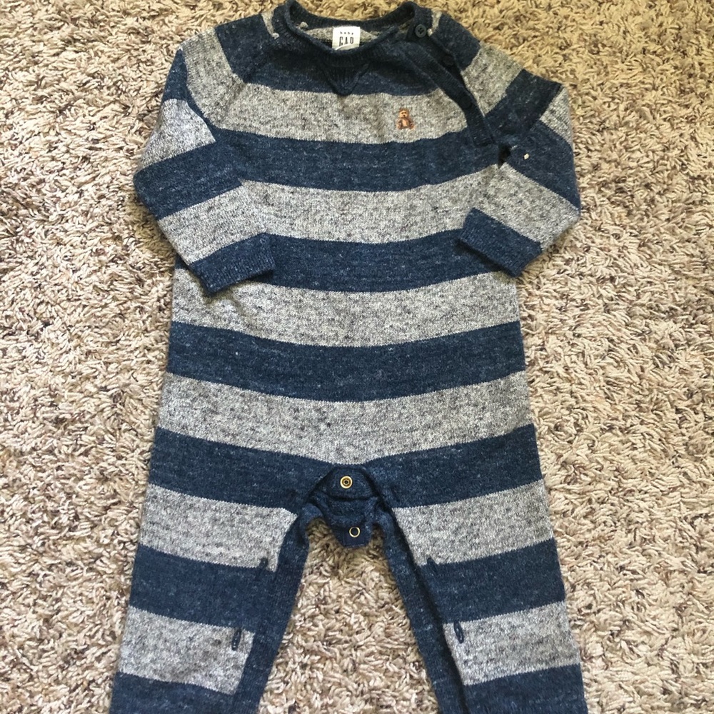 Adorable GAP Kids outfit, 6-12M
